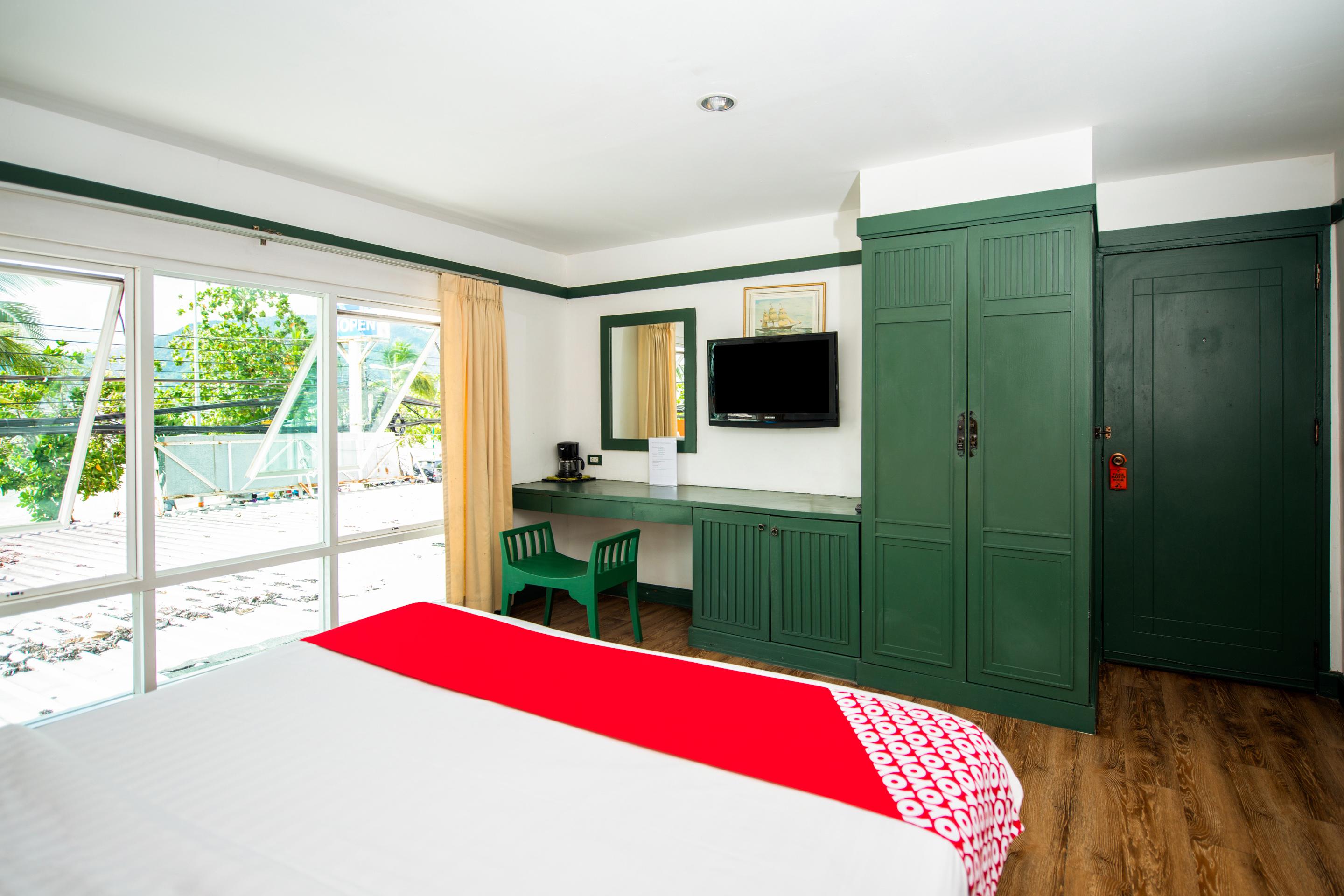 Oyo 255 The Ocean Hotel Patong Exterior photo