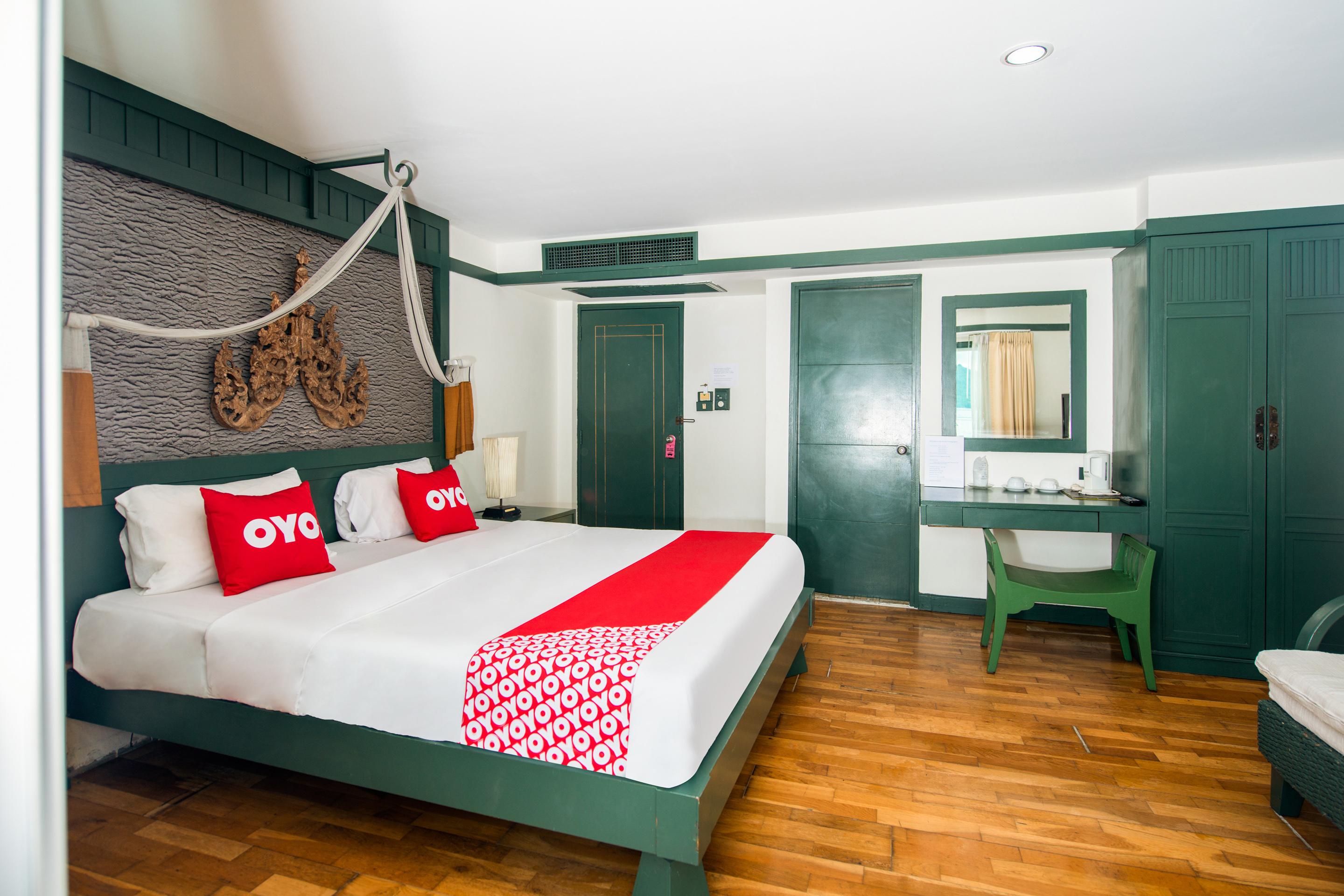 Oyo 255 The Ocean Hotel Patong Exterior photo