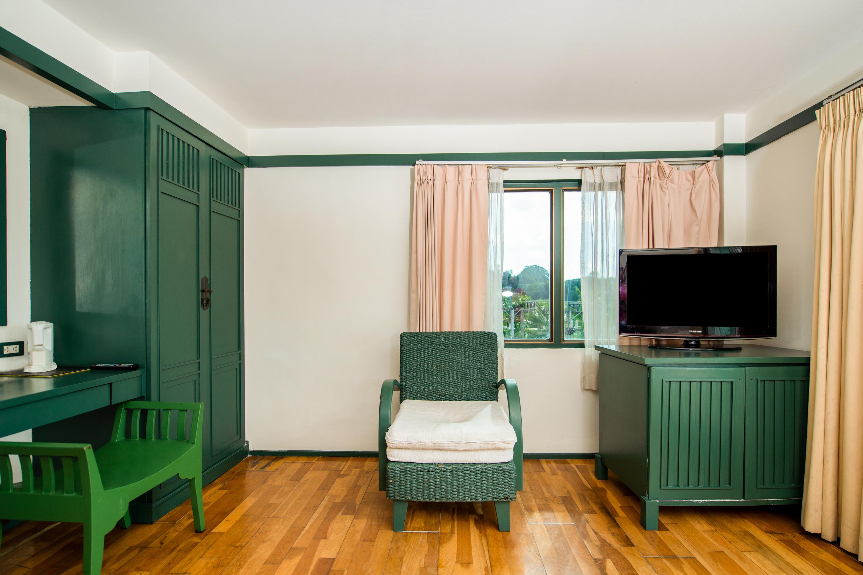 Oyo 255 The Ocean Hotel Patong Exterior photo