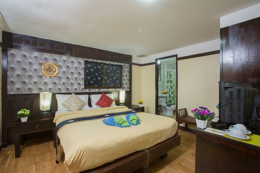 Oyo 255 The Ocean Hotel Patong Exterior photo